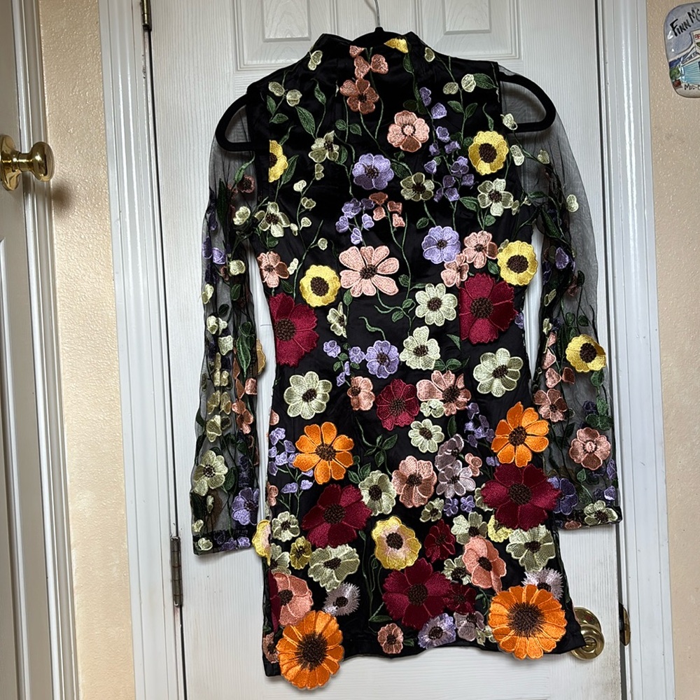 Floral appliqué black long-sleeve